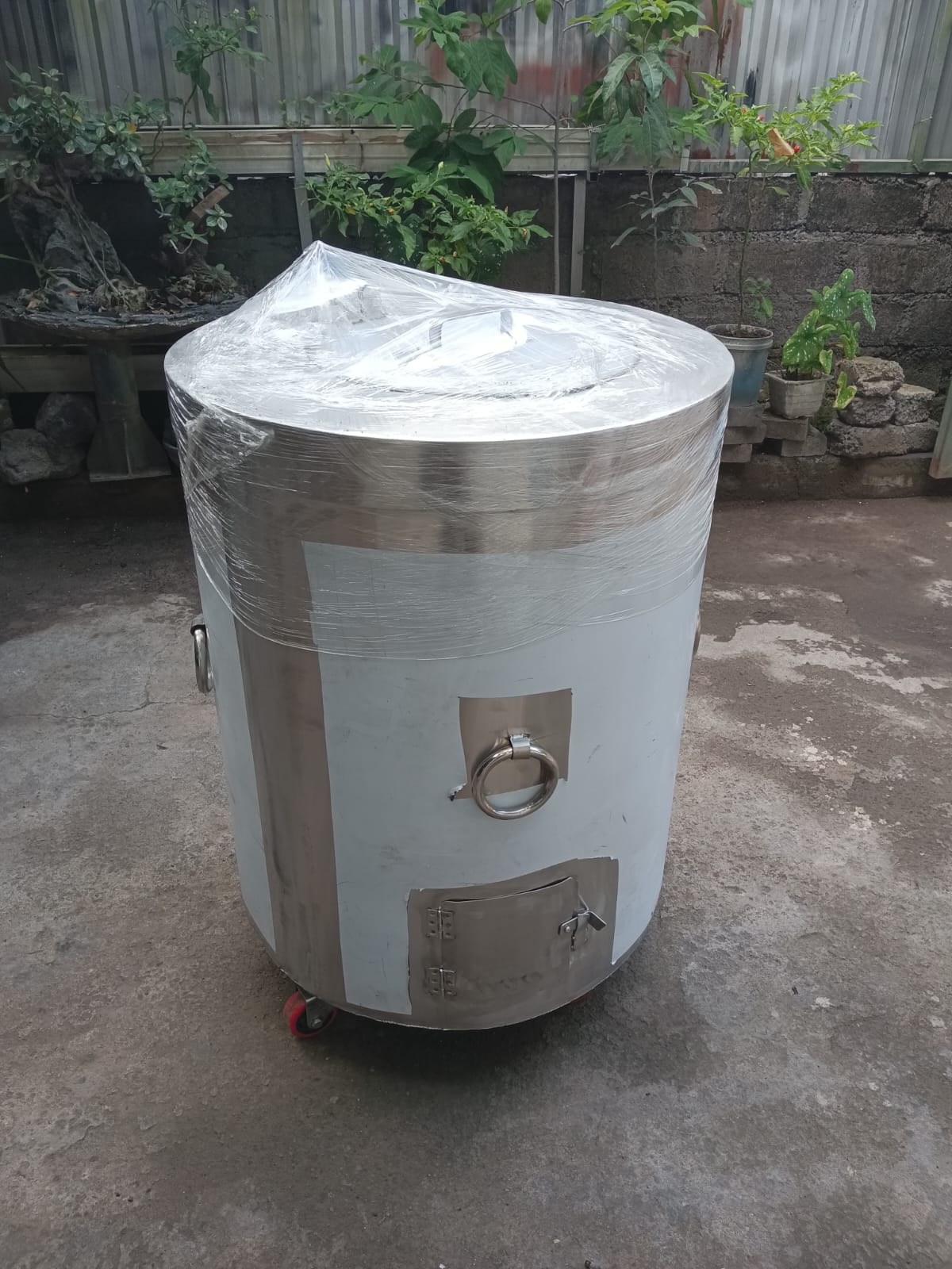 Tandoor Tanah Liat Dengan Cover Lingkaran